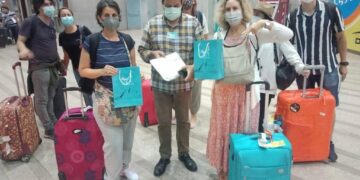 First charter flight arrives in Luxor from France