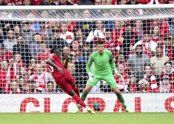 Liverpool and Brighton joint top, Man City rebound