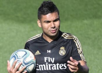 Casemiro extends Real Madrid contract until 2025