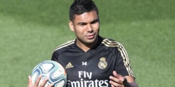 Casemiro extends Real Madrid contract until 2025