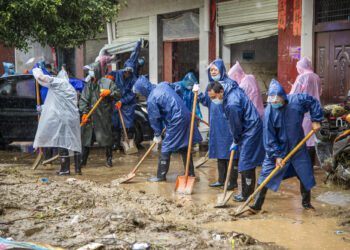 Fresh flooding in China kills another 21 people