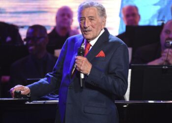 Tony Bennett cancels fall and winter touring dates in 2021