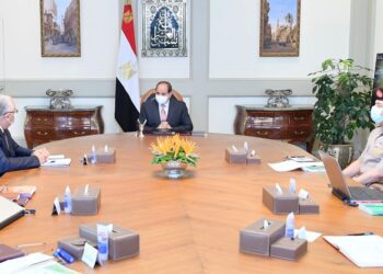 Sisi discusses expansion of desert reclamation, quarries