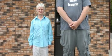 America’s tallest man dies at age 38