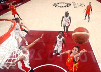 Olympics-Basketball: Spain women complete sweep