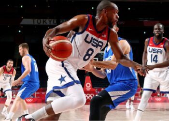 Olympics-Basketball: US clinches playoff spot