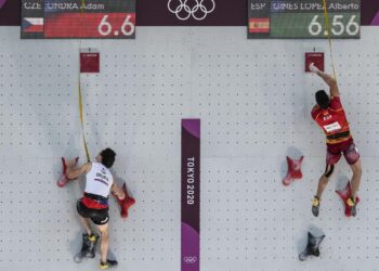 Olympics-Climbing: Spain’s Gines claim gold