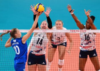 Olympics-Volleyball: US crushed by Russia, China eliminated