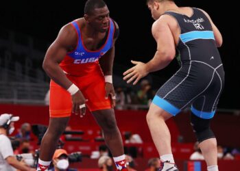 Olympics-Wrestling: Nunez reaches final in record bid