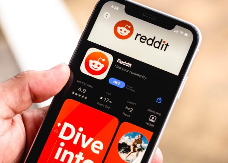 Reddit has launched a new tab dedicated to short videos in test mode on its app for iOS.