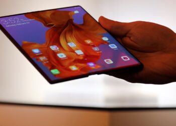 Samsung unveils new foldable smartphones