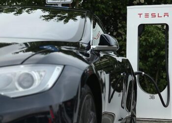 US probing Autopilot problems on 765,000 Tesla vehicles