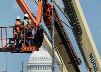 Jobless benefit cuts cause lost earnings, spending in US states