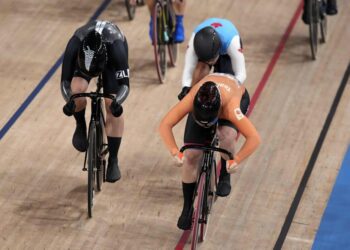 Braspennincx, Walls win track cycling gold at Tokyo Games