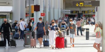 EU to leave safe travel list unchanged for now