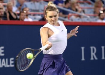 Red-hot Collins halts Halep injury comeback in Montreal