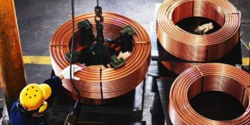Copper hits one-month low on demand and interest rate fears