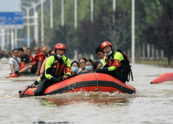 Death toll in China floods rises to 302, dozens still missing