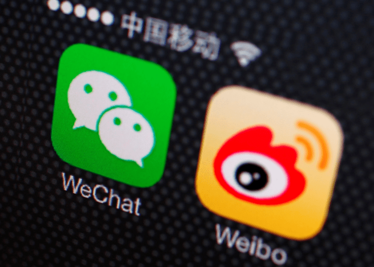 A WeChat app icon is pictured in Beijing, in this December 5, 2013 file picture illustration.