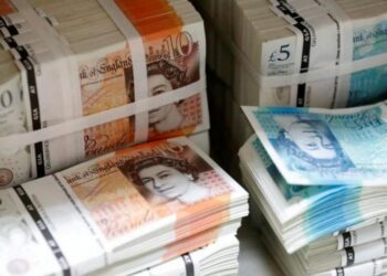 Sterling holds near four-month high vs euro
