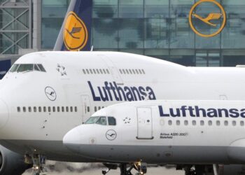 Germany to sell up to a quarter of its Lufthansa stake