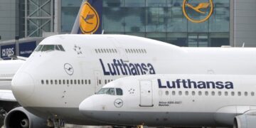 Germany to sell up to a quarter of its Lufthansa stake
