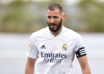 Benzema extends contract with Real