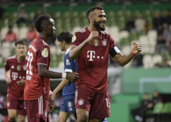 Bayern Munich put 12 past minnows Bremer in German Cup