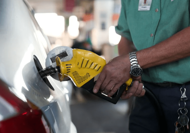 The Brent benchmark oil price fell for a second day on Friday, albeit holding above $70 a barrel, after the International Energy Agency warned that demand growth for crude is slowing sharply owing to the spread of coronavirus variants.