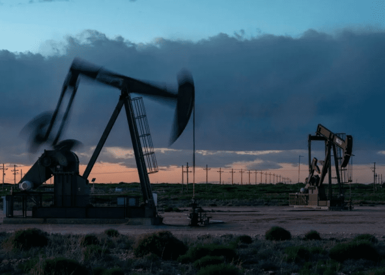 Oil prices drop amid faltering demand outlook in China 1 - Egyptian Gazette Oil prices fell by about 1% on Monday, dropping for a third session, after official data showed that refining throughput and economic activity slowed in China in an indication that COVID-19 outbreaks are crimping the world's second-largest economy.