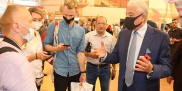 S.Sinai governor, Russian Ambassador receive Russian flight to Sharm 1 - Egyptian Gazette S.Sinai governor, Russian Ambassador receive Russian flight to Sharm