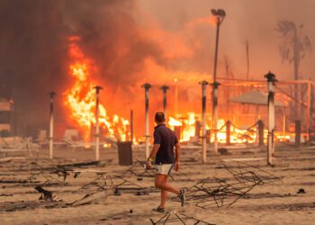 Villages evacuated as wildfires rage across Turkey, Greece, Italy