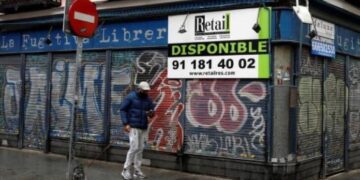 Spanish jobless figures slump by record 5.5% in July