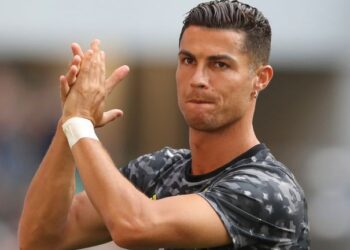 Ronaldo makes sensational return to Man United