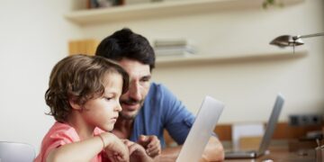 Four tips for parents to protect children from internet dangers 1 - Egyptian Gazette Four tips for parents to protect children from internet dangers