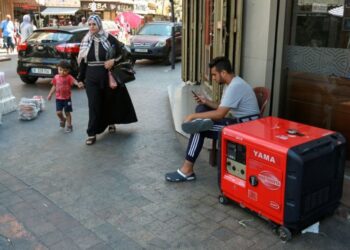 Life grinds to a halt in Lebanon’s blackouts