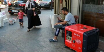 Life grinds to a halt in Lebanon’s blackouts