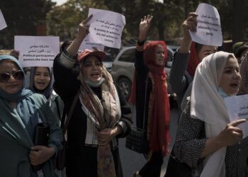 Taliban-run Kabul municipality to female workers: Stay home
