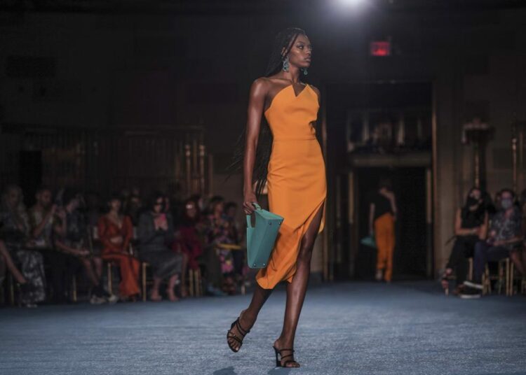 Christian Siriano kicks off New York Fashion Week in color 1 - Egyptian Gazette