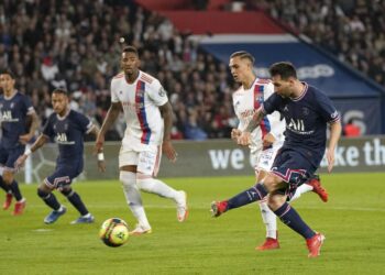 Icardi strikes gives PSG win over Lyon
