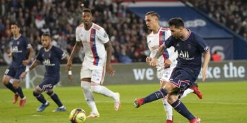 Icardi strikes gives PSG win over Lyon