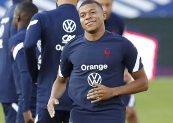 Mbappe stays with PSG as Ronaldo completes United switch