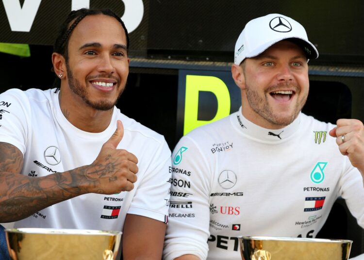 Lewis Hamilton (L) hailed Valtteri Bottas (R) as his best teammate after the Finn’s move to Alfa Romeo from Mercedes in 2022 was announced.