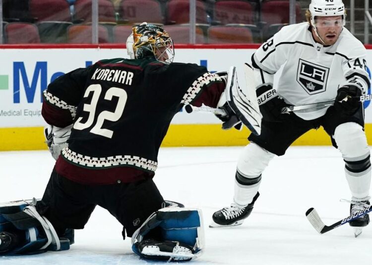 Berube, Greaves share shutout as Columbus stuns Penguins 1 - Egyptian Gazette Arizona Coyotes goaltender Josef Korenar (L) makes a save on a shot from Los Angeles Kings Brendan Lemieux during the first period of a preseason NHL game in Glendale, Ariz.