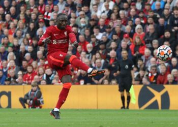 Liverpool’s Keita on his way back to Britain from Guinea, say reports