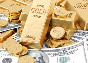 Gold slides to 1-1/2 month low on elevated US yields, dollar