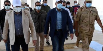 Egypt’s PM inspects central bus station project in new capital