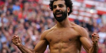 Salah strike helps Liverpool to go top as City held by Saints 1 - Egyptian Gazette Salah strike helps Liverpool to go top as City held by Saints