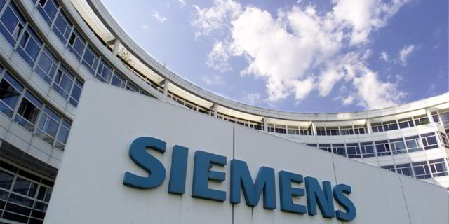 Siemens contributes to developing Egypt's railways 1 - Egyptian Gazette Germany's Siemens company
