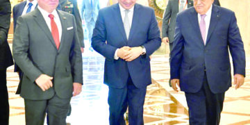 Summit affirms centrality of Palestinian cause, calls for resuming peace talks